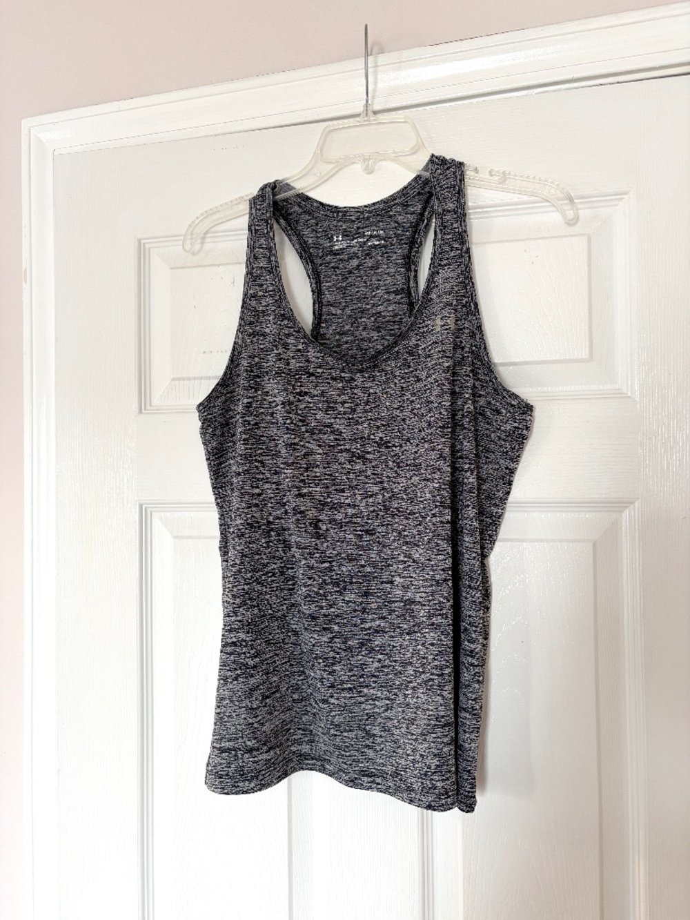 Under Armour Women's Black Tank Top Size M Heat Gear